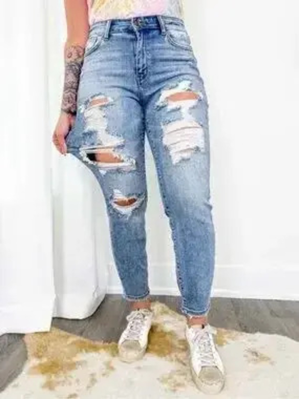 Distressed Skinny Jeans - Picture 2 of 5